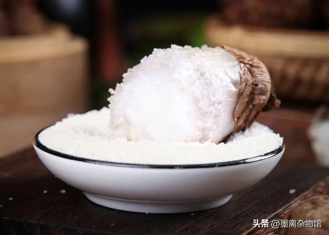 有一种植物浑身都是刺,形似芋头的有毒植物