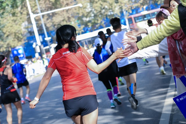 跑步跑一千米怎么不累跑得又快,怎样跑步又快又不累又可以持久