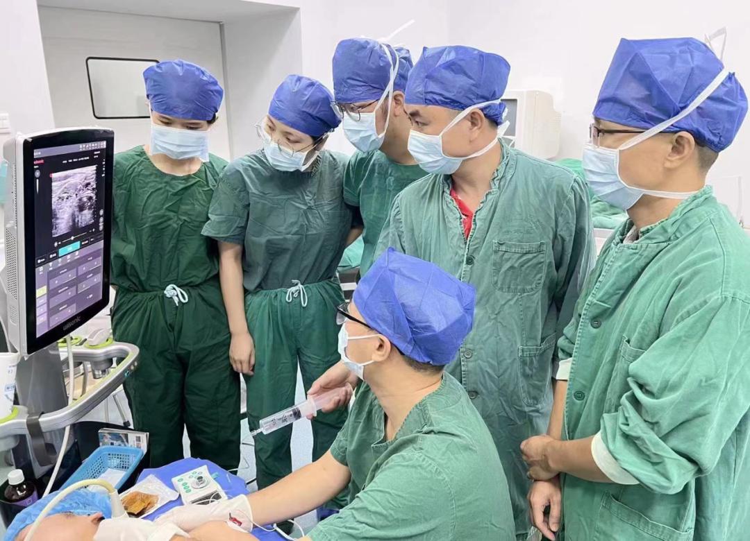 致敬每一位在抗疫一线的工作人员,致敬每一位奋斗在前线的医护人员