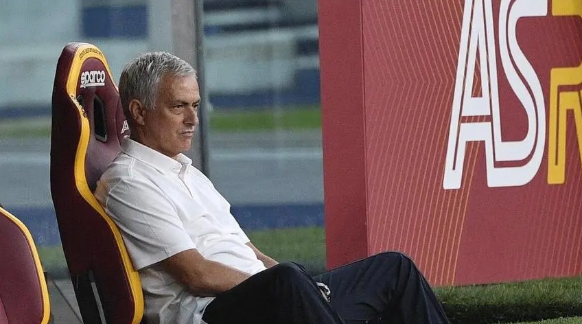 高薪、主力还是欧冠？C罗面临艰难抉择，三者全要几乎不可能