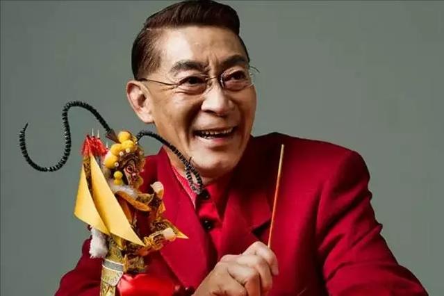 国内赚钱国外花、玩弄感情只生娃...这4位老狐狸的尾巴藏不住了？