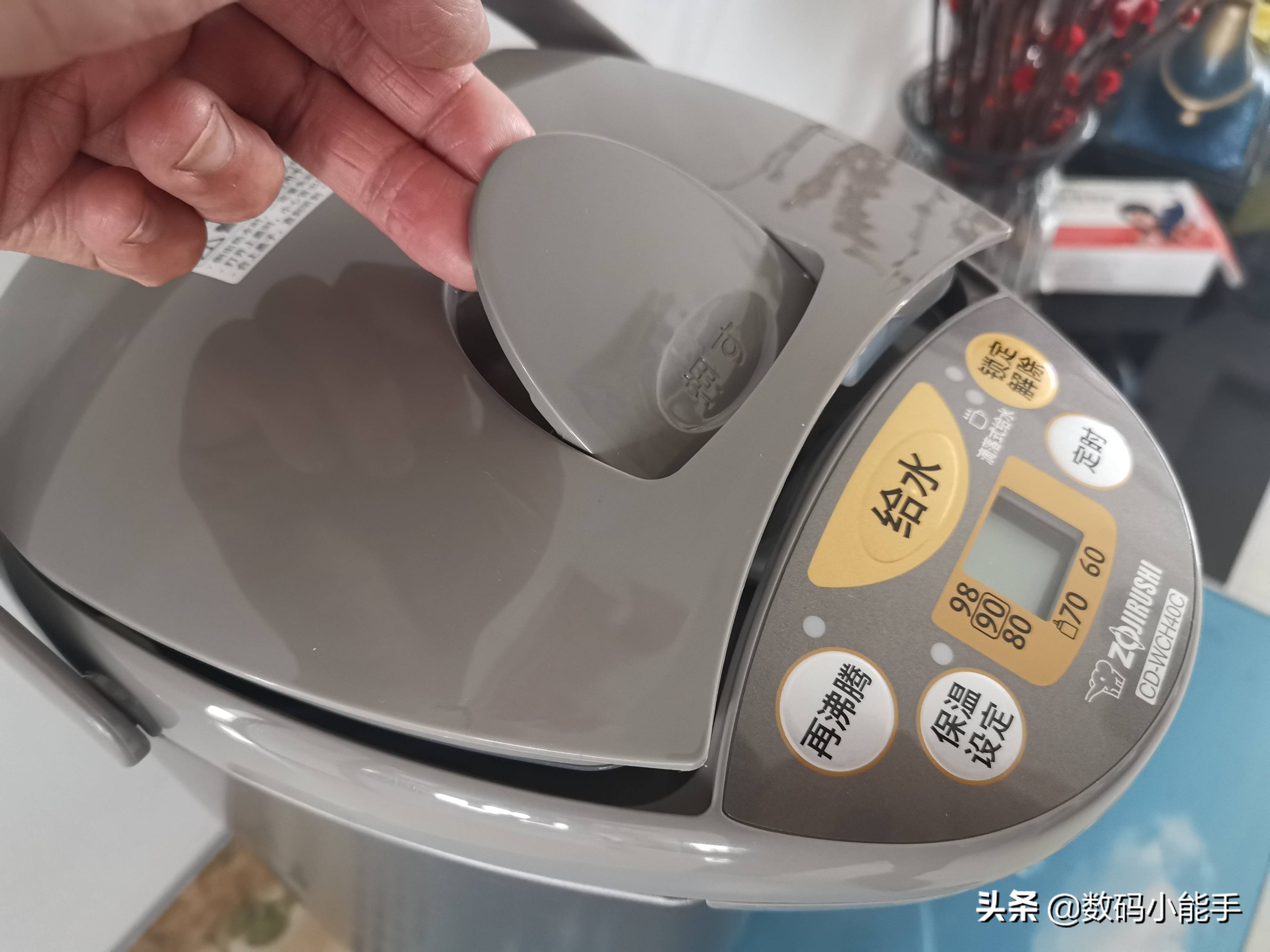 象印电水壶wdh40c使用方法,象印电热水壶型号wch和wdh哪个好