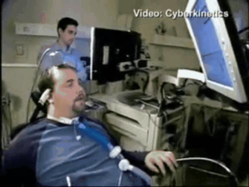 猴子看猩球崛起,猴子通过脑机接口进食