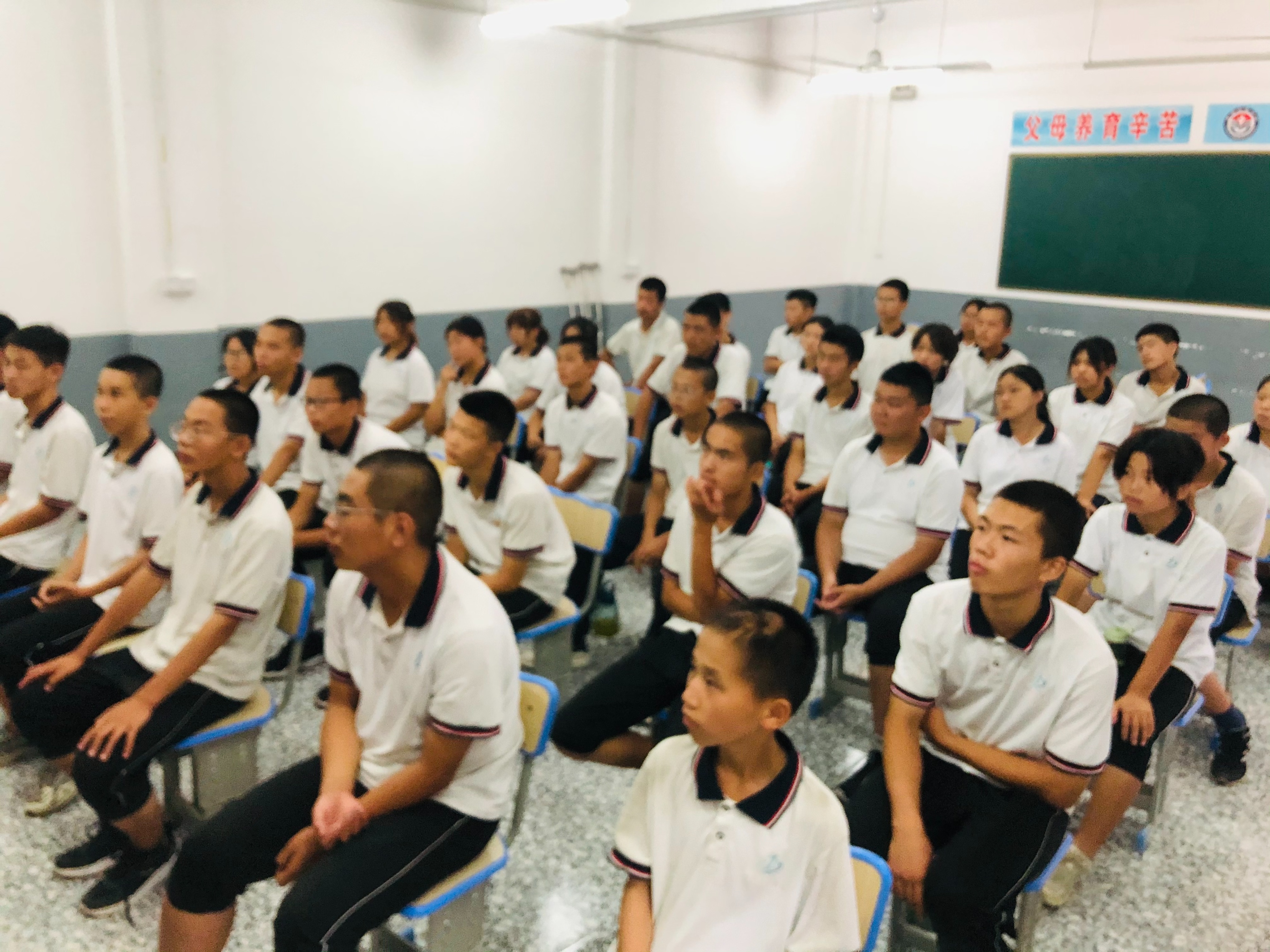 孩子沉迷玩手机怎么戒掉,小孩沉迷游戏去戒网学校