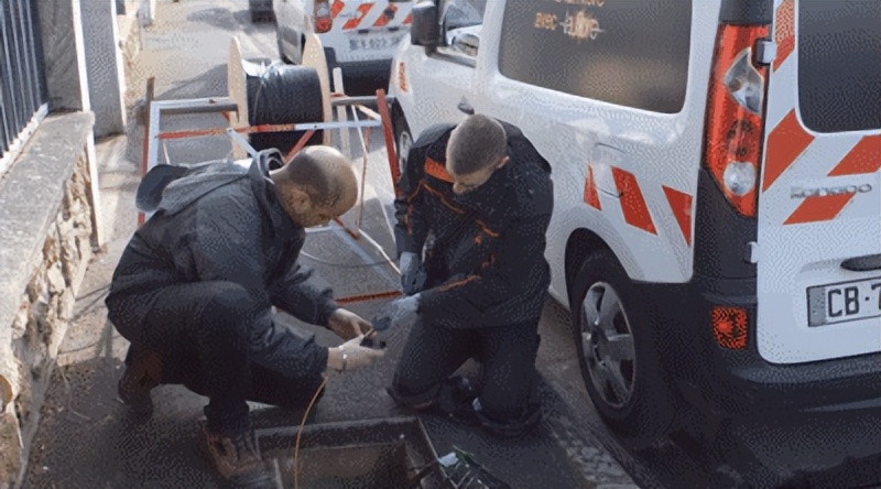 光纤是怎么入户的图片,光纤是怎么入墙