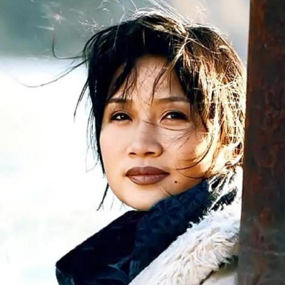 歌手李娜出家后靠什么生活,李娜歌手为什么出家