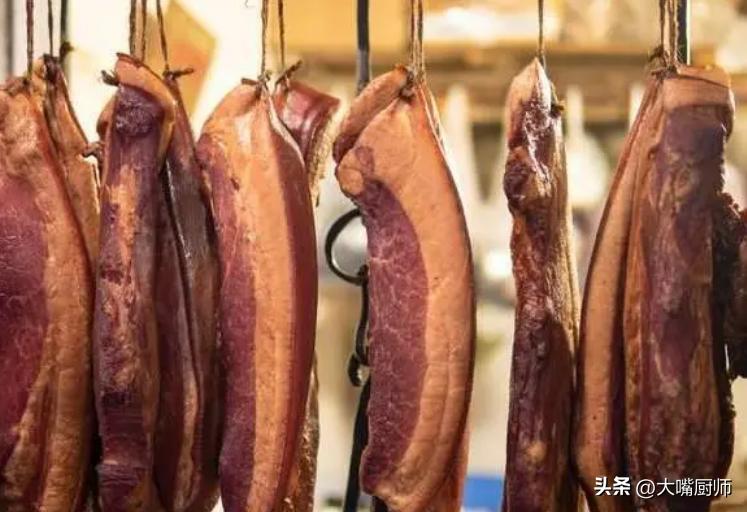 腌腊肉只放盐,腌腊肉的放盐正确方法