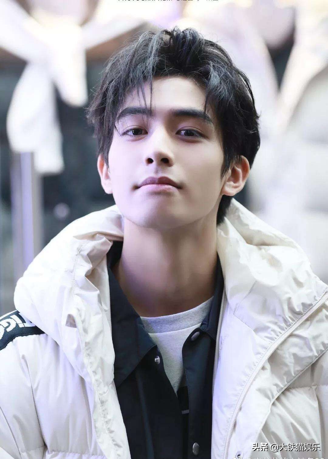 于正又宣一枚校草！10位“于男郎”颜值对比：他眼光在走下坡路？