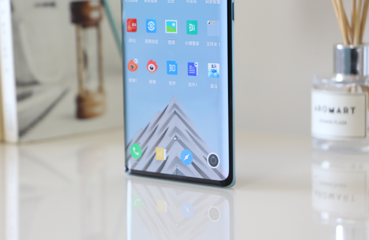 荣耀70评测：颜值才华兼备，旗舰IMX800要你好看，五星好“屏”