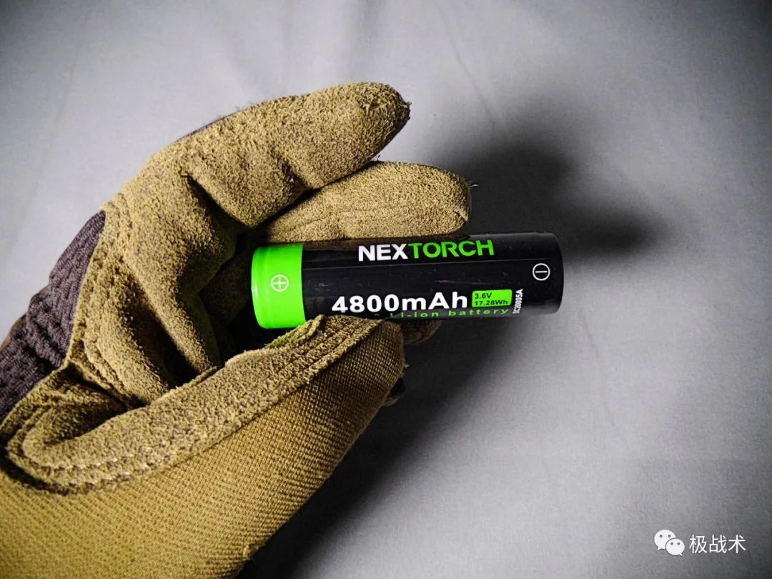 纳丽德手电筒p82测评,新标准战术手电对比纳丽德p80