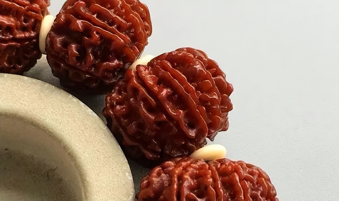 菩提金刚挂脖怎么玩上色快,金刚菩提上色包浆最快的方法