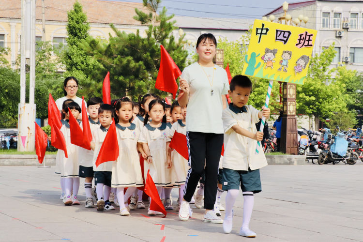 幼儿园小手拉大手运动会,大手拉小手幼儿园亲子活动