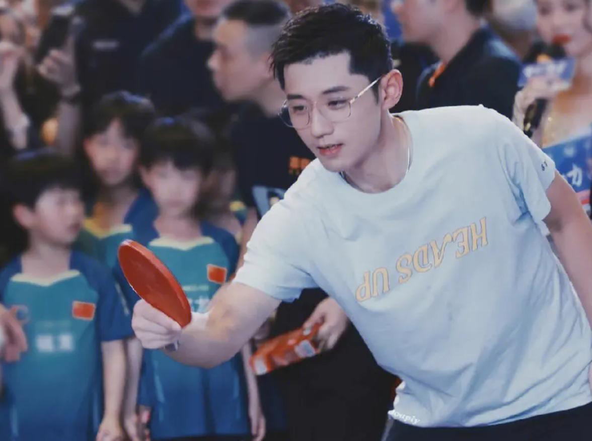 张继科真会玩，和女星、网红约炮还不够，在澳门嫖娼找外围人付钱