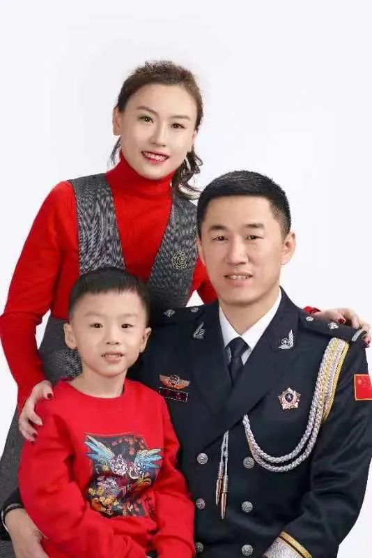 孩子对警察爸爸的留言,警察爸爸的留言父亲节