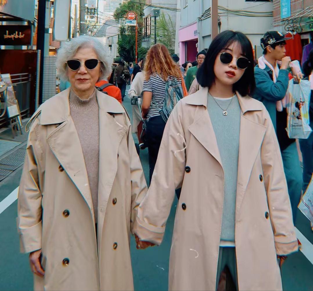 气质减龄休闲打底上衣外穿时尚,这款假两件上衣时尚显瘦又减龄