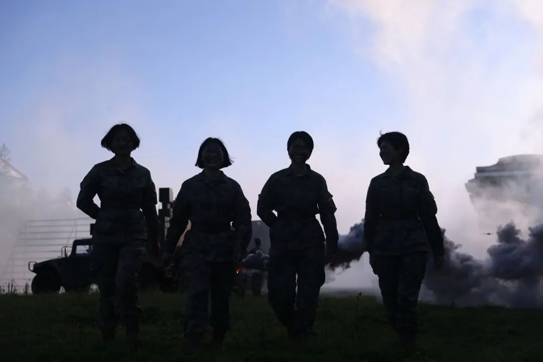 军营青春视频,镜头下的军营青春岁月