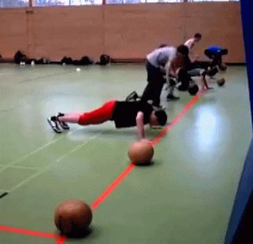 老婆包里发现的卡,老婆包里发现了啥