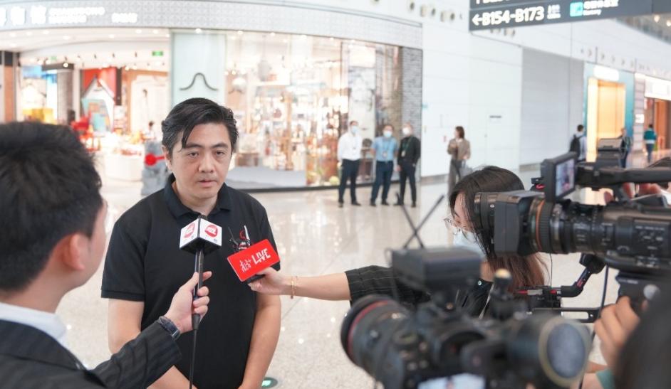 候机时光新体验！广州交响乐团“非凡大提琴”快闪白云机场T2