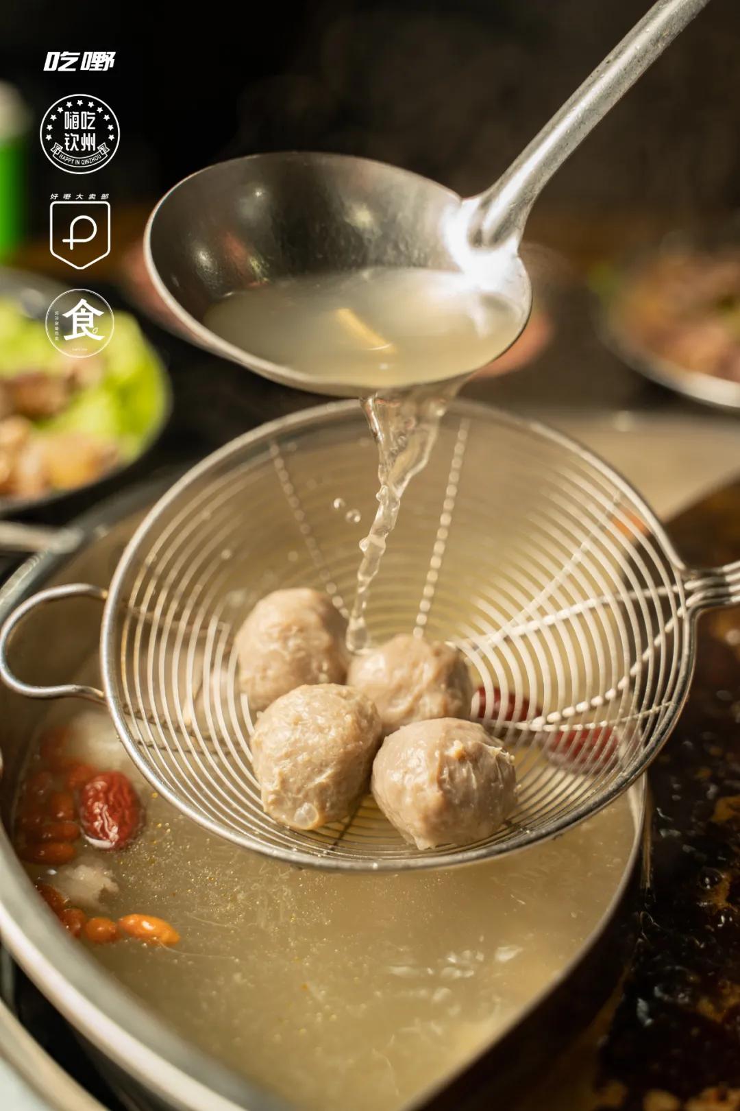 尝尝正宗的牛肉火锅,美食不可辜负首顿堂食全牛宴火锅