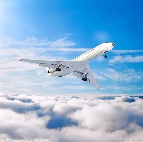 第一次坐飞机好慌怎么办？别慌,AI会回答你的问题