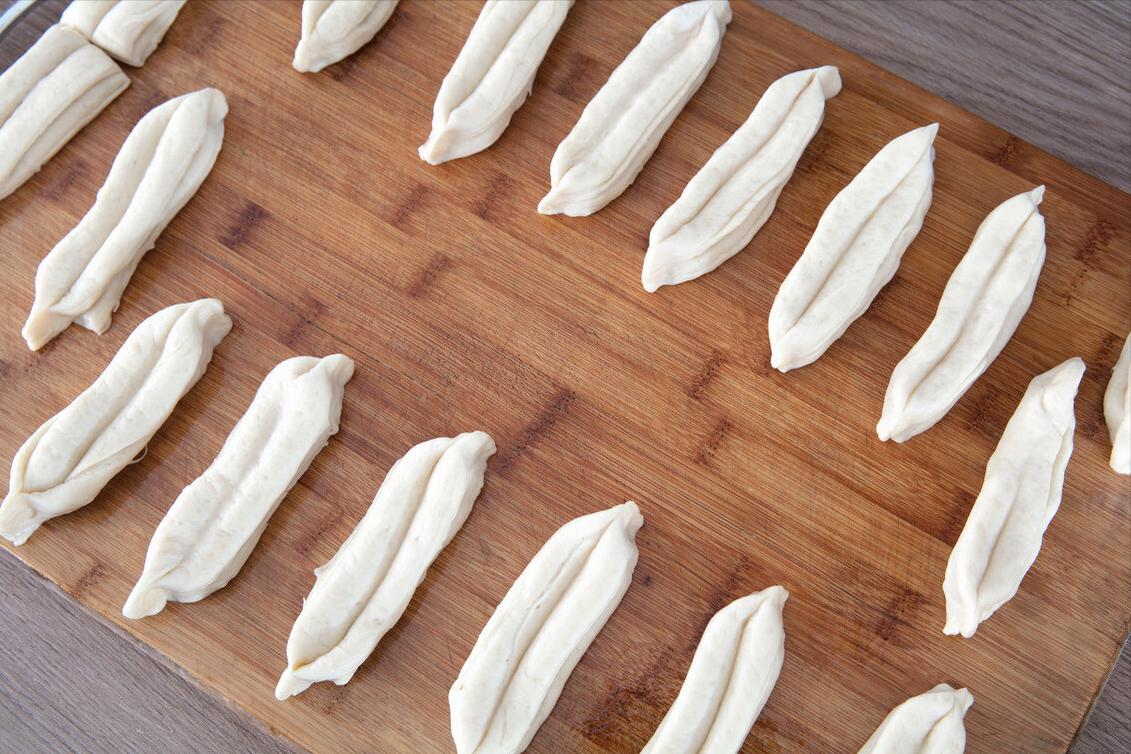 炸油条按一碱二矾三盐,炸油条只放酵母粉