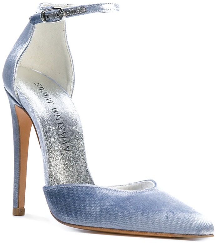 安吉丽娜朱莉最新穿搭,安吉丽娜朱莉走红毯