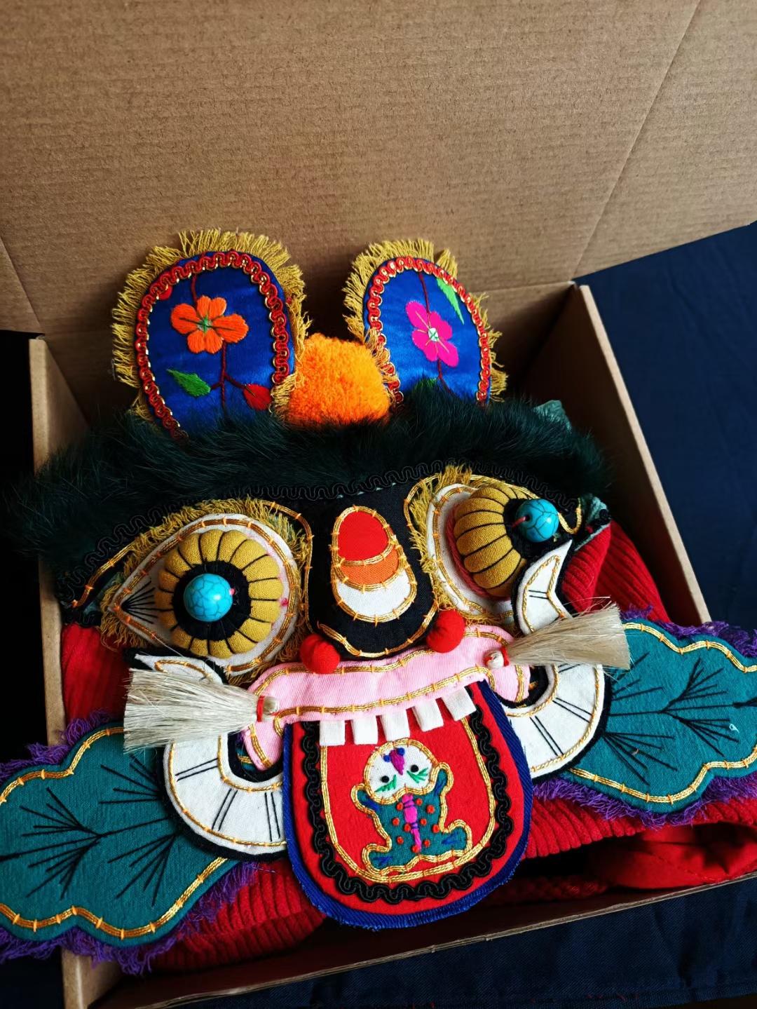 现实版雄狮少年：山东“95后”小伙大学毕业回家做绣郎，“偷师学艺”，再现鲁绣风采