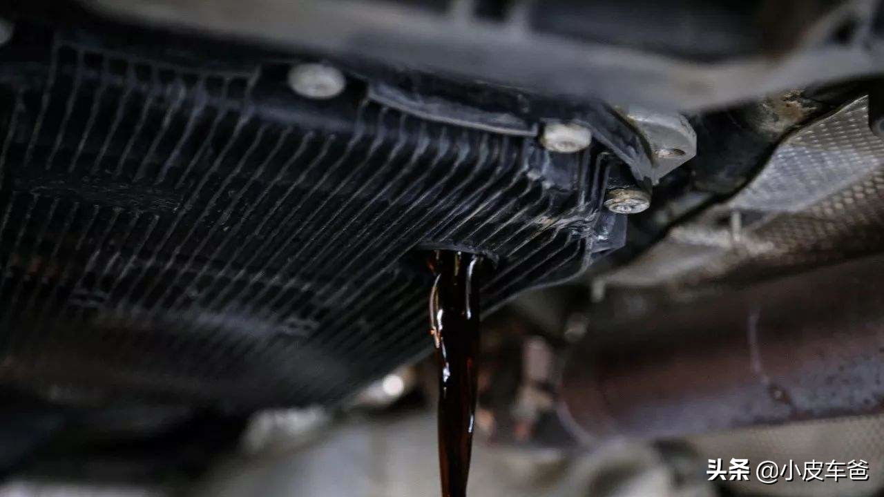 变速箱油多久换一次自动变速箱油,自动挡换变速箱油多长时间换一次