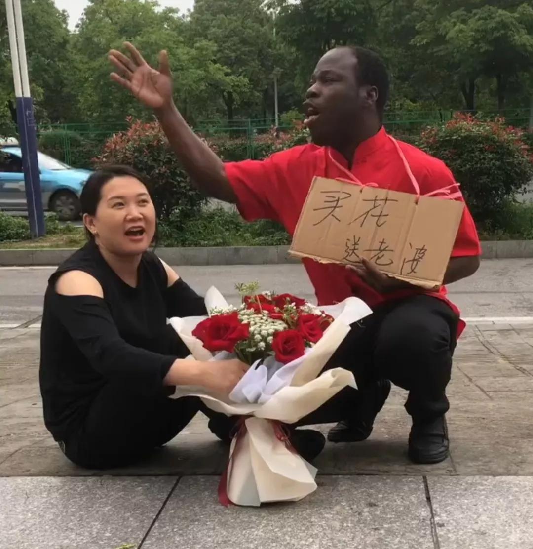 非洲小伙“嫁”给湖南姑娘，用湖南话吵架，比农村大妈还厉害