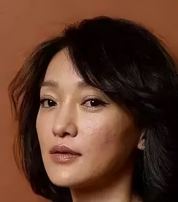 40多岁皮肤干燥用什么面霜好,40岁女人护肤品面霜200以下