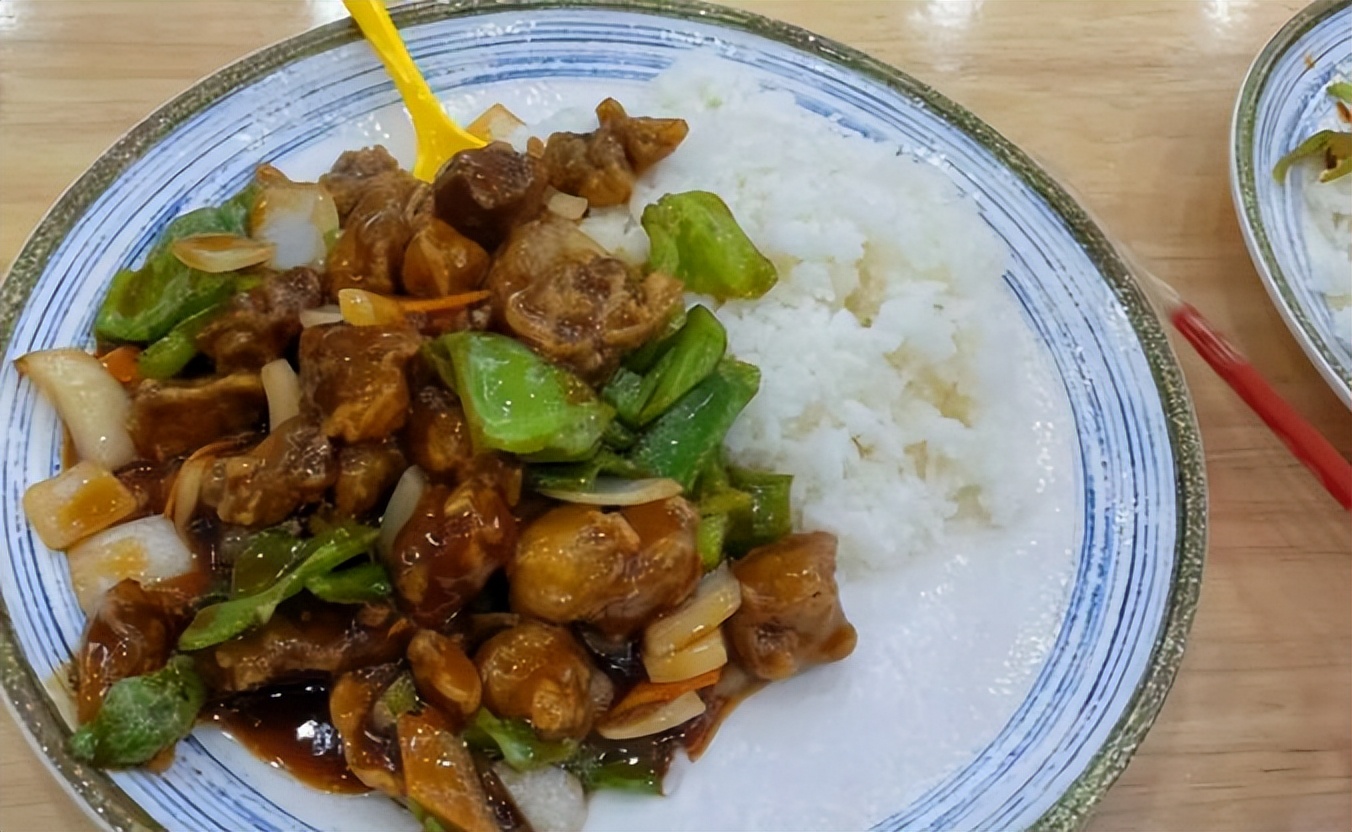 痔疮长了一个指头大小的肉球,痔疮4年多了有个肉球