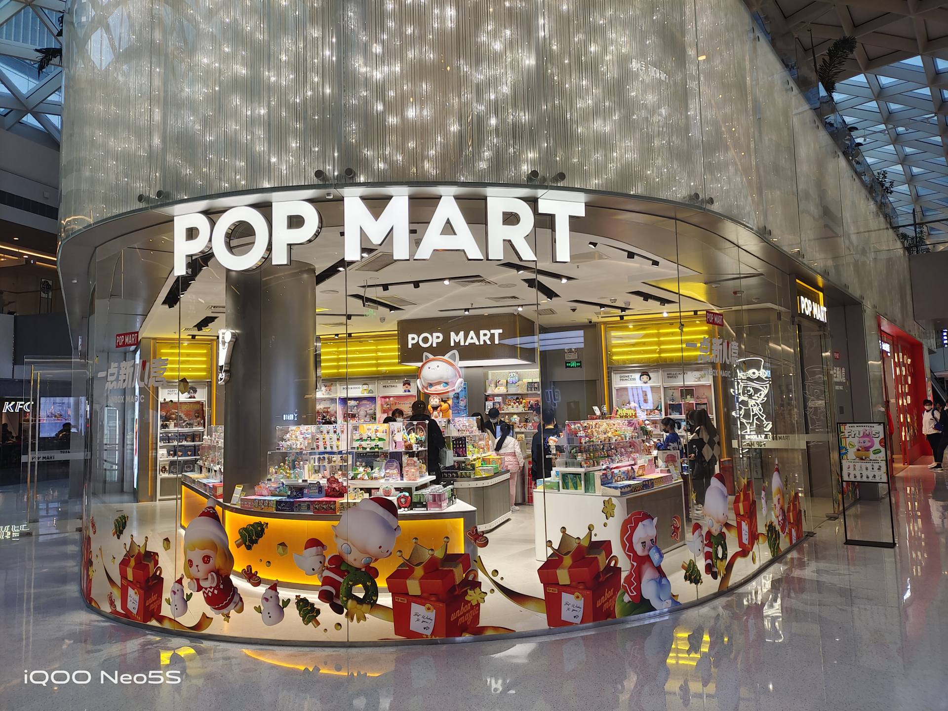 iqooneo5s一小时游戏实测,买iqooneo5s顶配值得吗