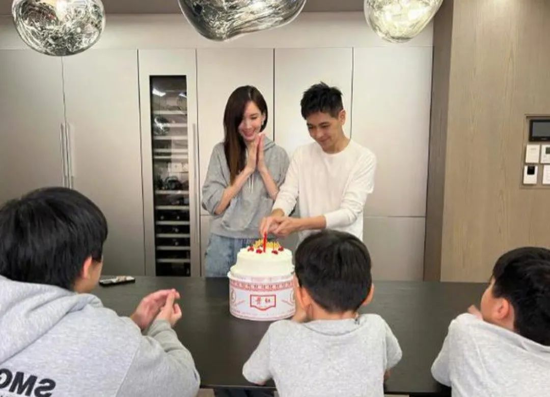 林志颖车祸后首次现身，一句话引人泪目