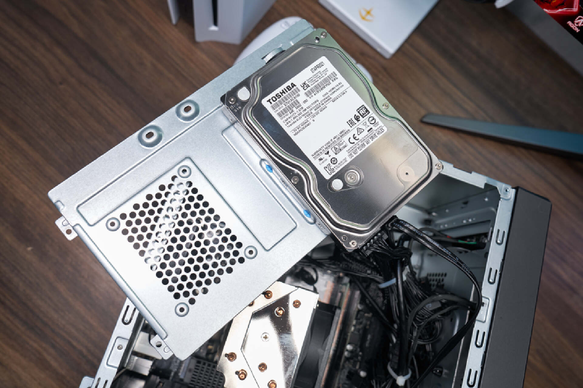 华硕天选x2023台式机改装,华硕天选x2023台式加硬盘