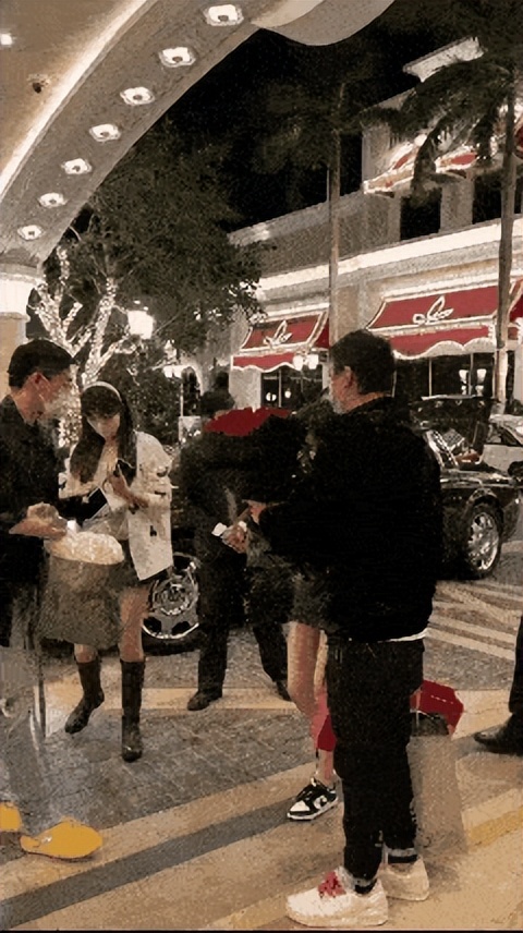 王思聪新女友秀身材,王思聪女友晒身材