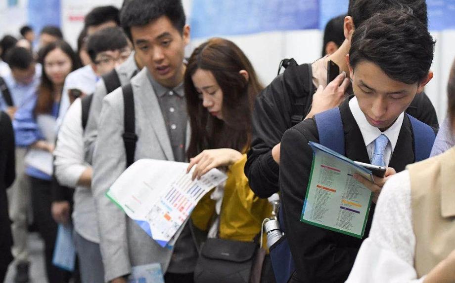 本科生在富士康就业前景,大学生进富士康就业