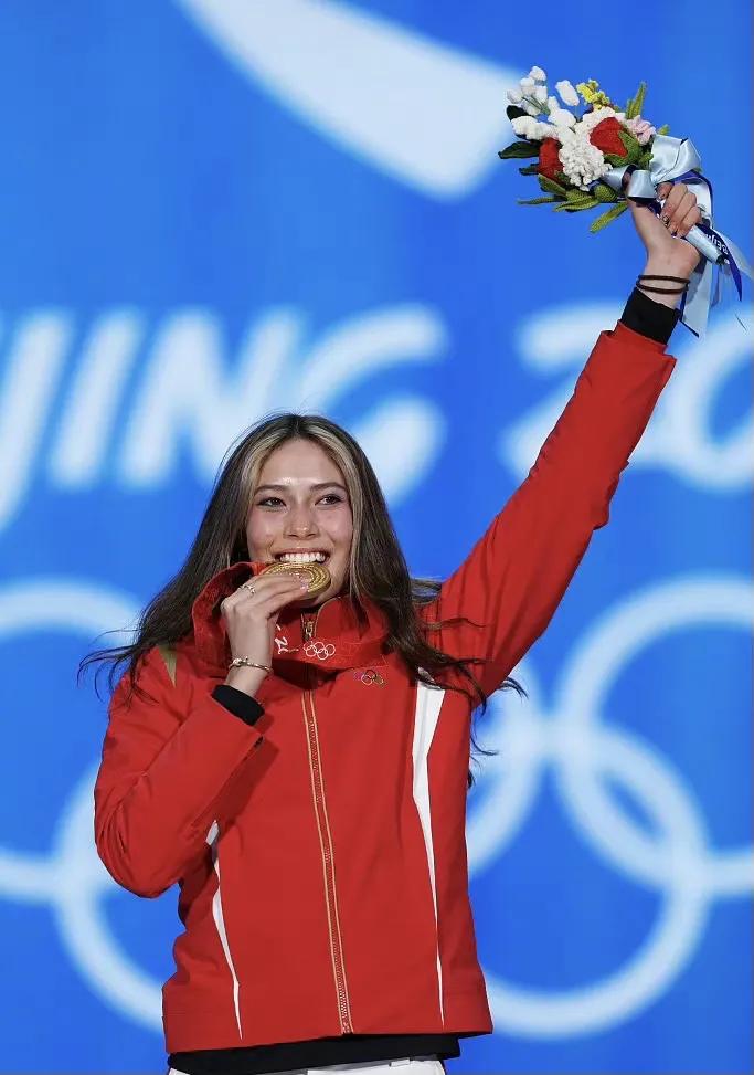 易烊千玺和谷爱凌的妈妈,谷爱凌妈妈怎样培养女儿天赋