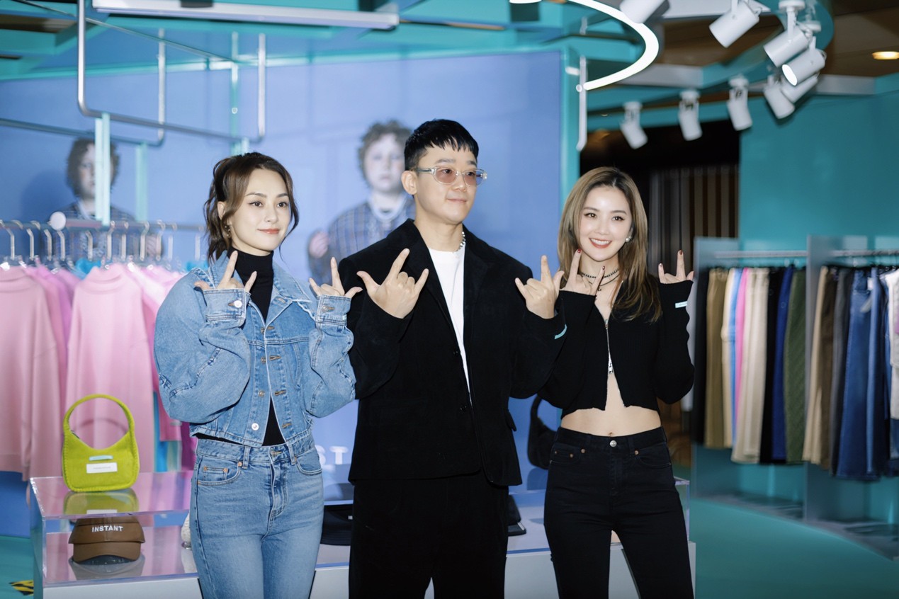 闊╁浗璁捐甯堝搧鐗宨nstantfunk,twins鎼烘墜娼祦鏂板搧鐗宨nstantfunk