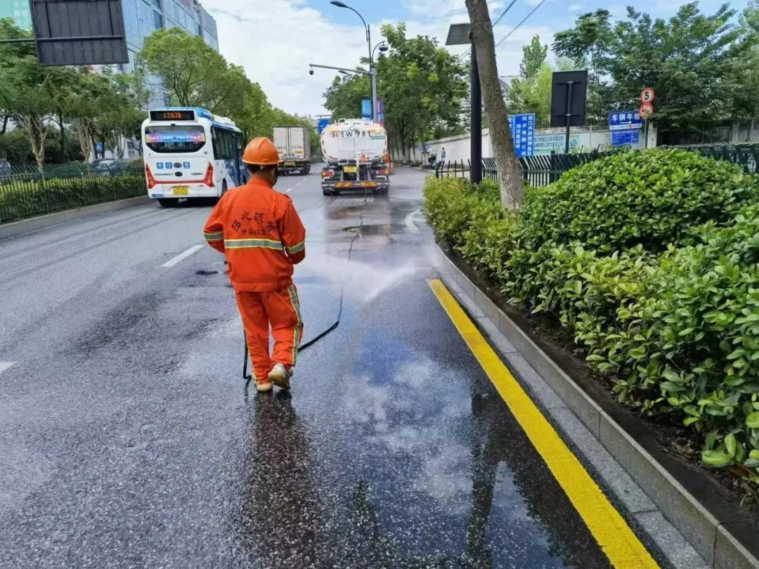 洗污渍、清死角、洗积尘……九堡颜值又刷新