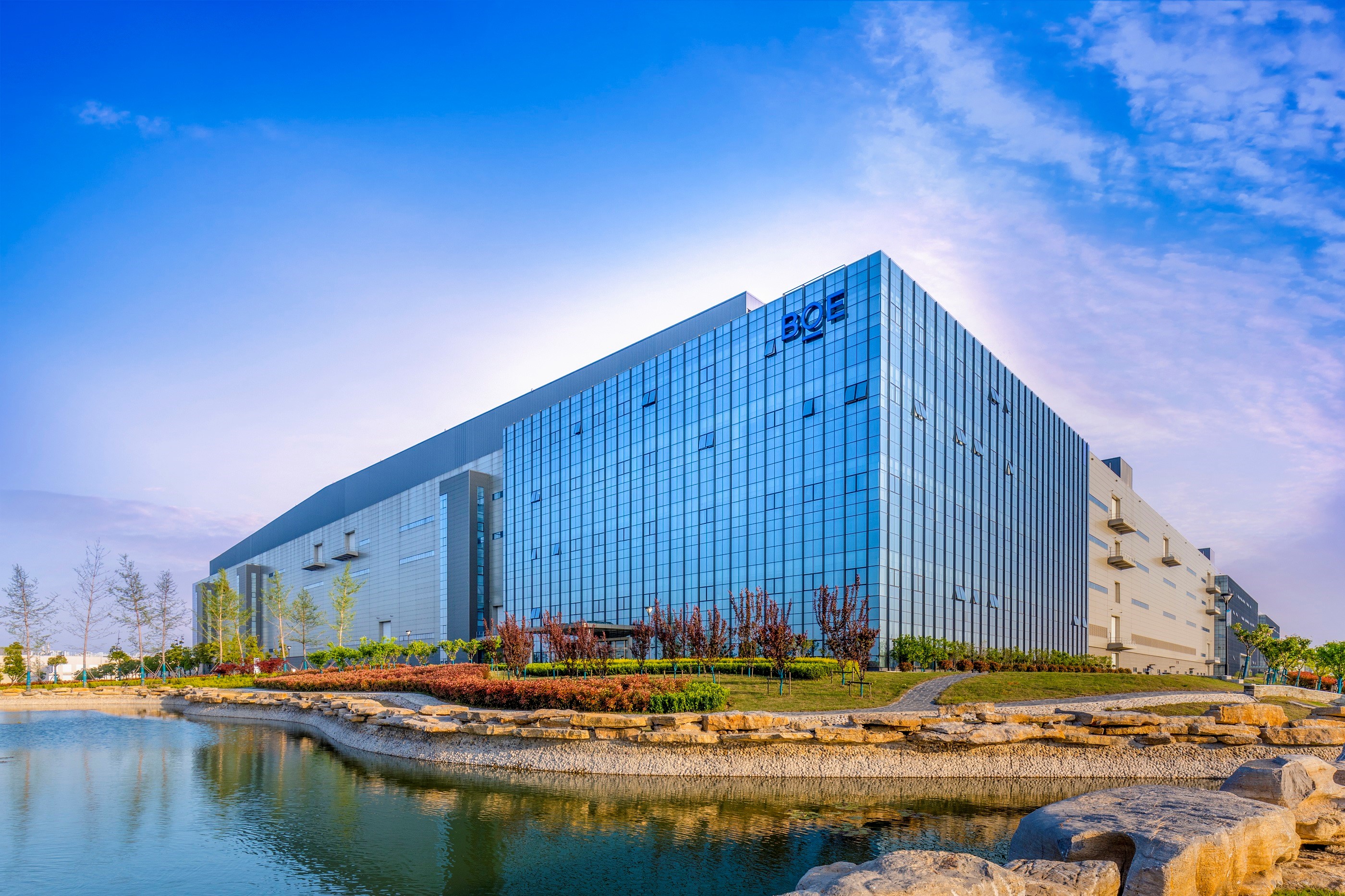 王东升：中国显示屏30年发展之路，谁不曾孤身走暗巷？