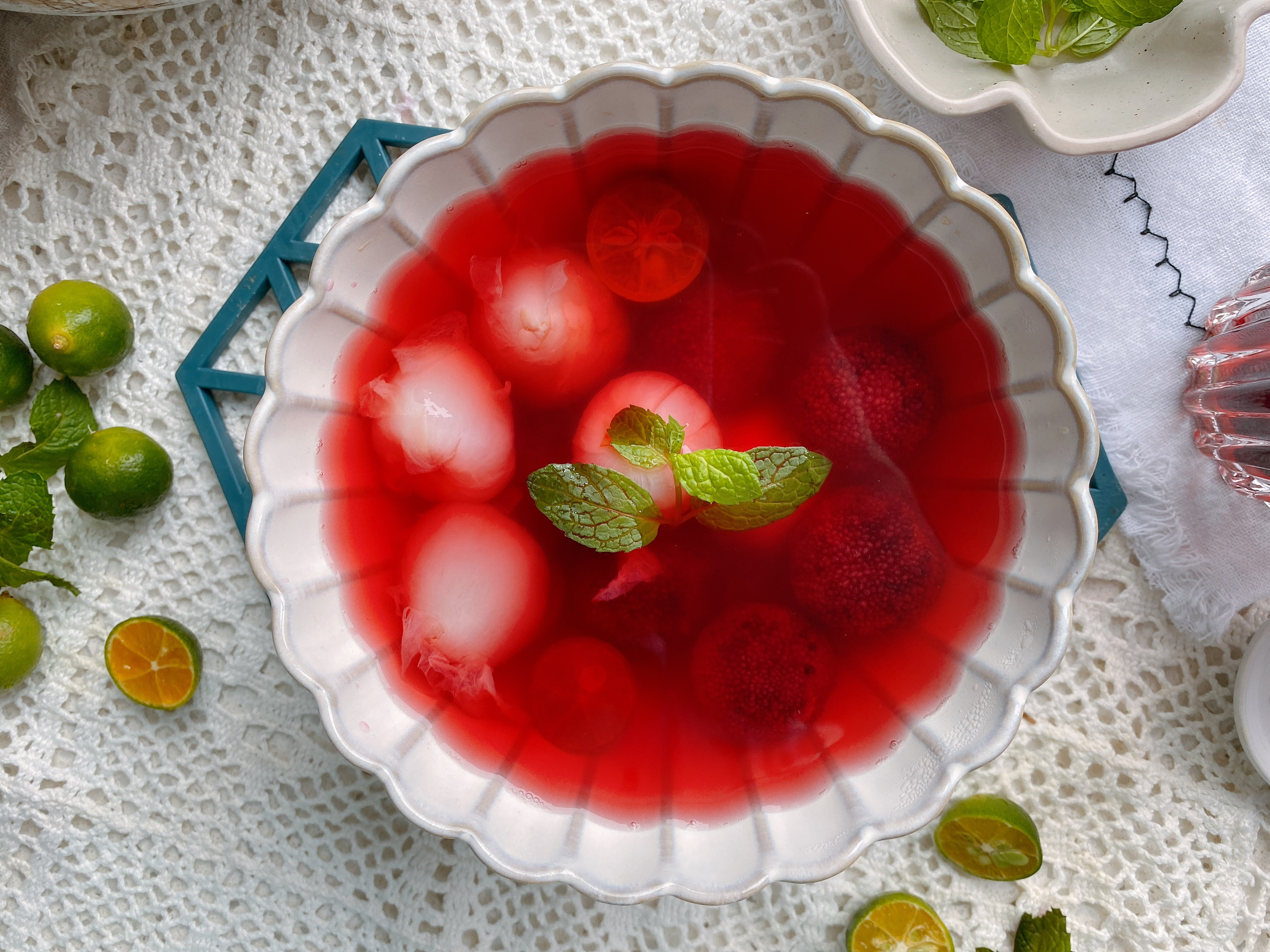 推荐一款夏日水果茶酸酸甜甜,适合夏天喝的解暑果肉茶