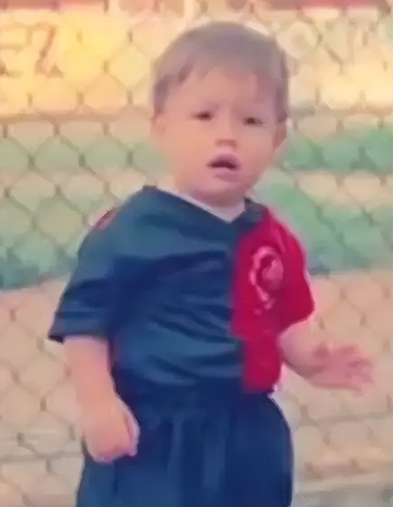 足坛球员童年照,足坛球星萌娃照