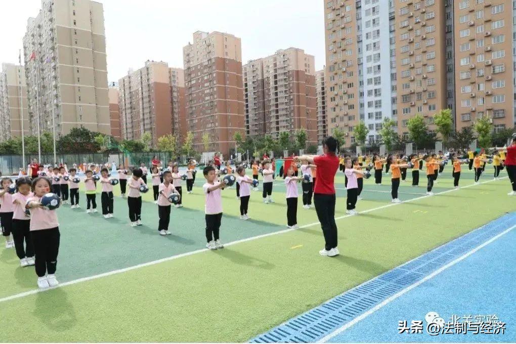 幼儿园亲子足球游戏,濮阳市实验幼儿园亲子嘉年华