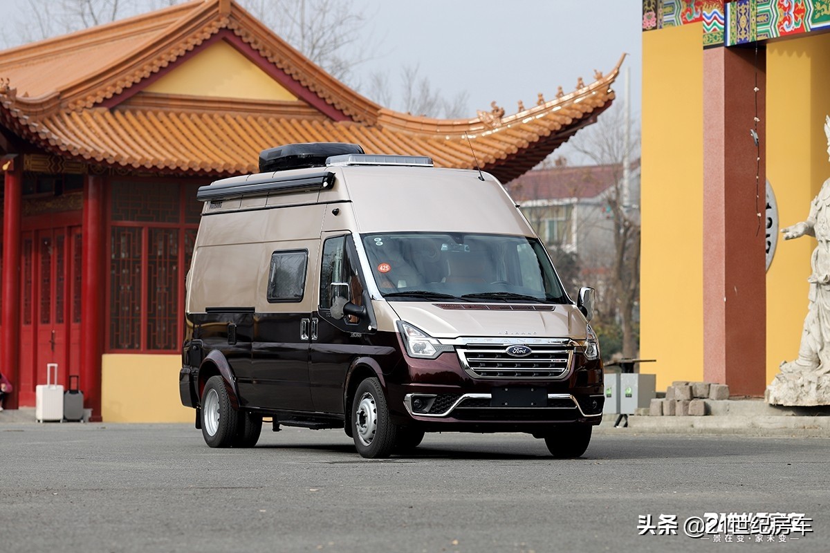 福特商务旅游一体的豪华房车,福特黑骑士商旅两用房车