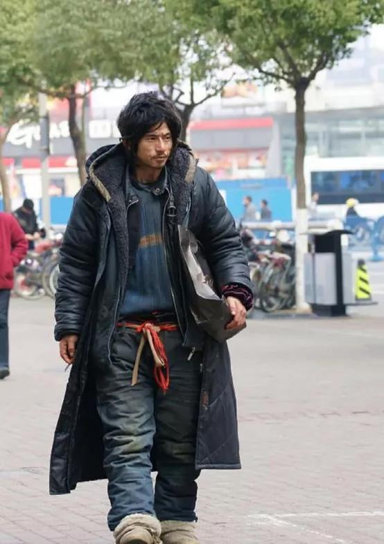 流浪汉程国荣犀利哥,抗洪英雄犀利哥程国荣