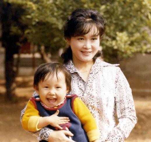 李谷一和前任丈夫结婚几年,李谷一与现任老公有子女吗