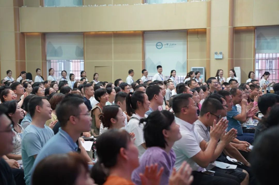 龙湾小学开家长会,温州中学2024年新生家长会