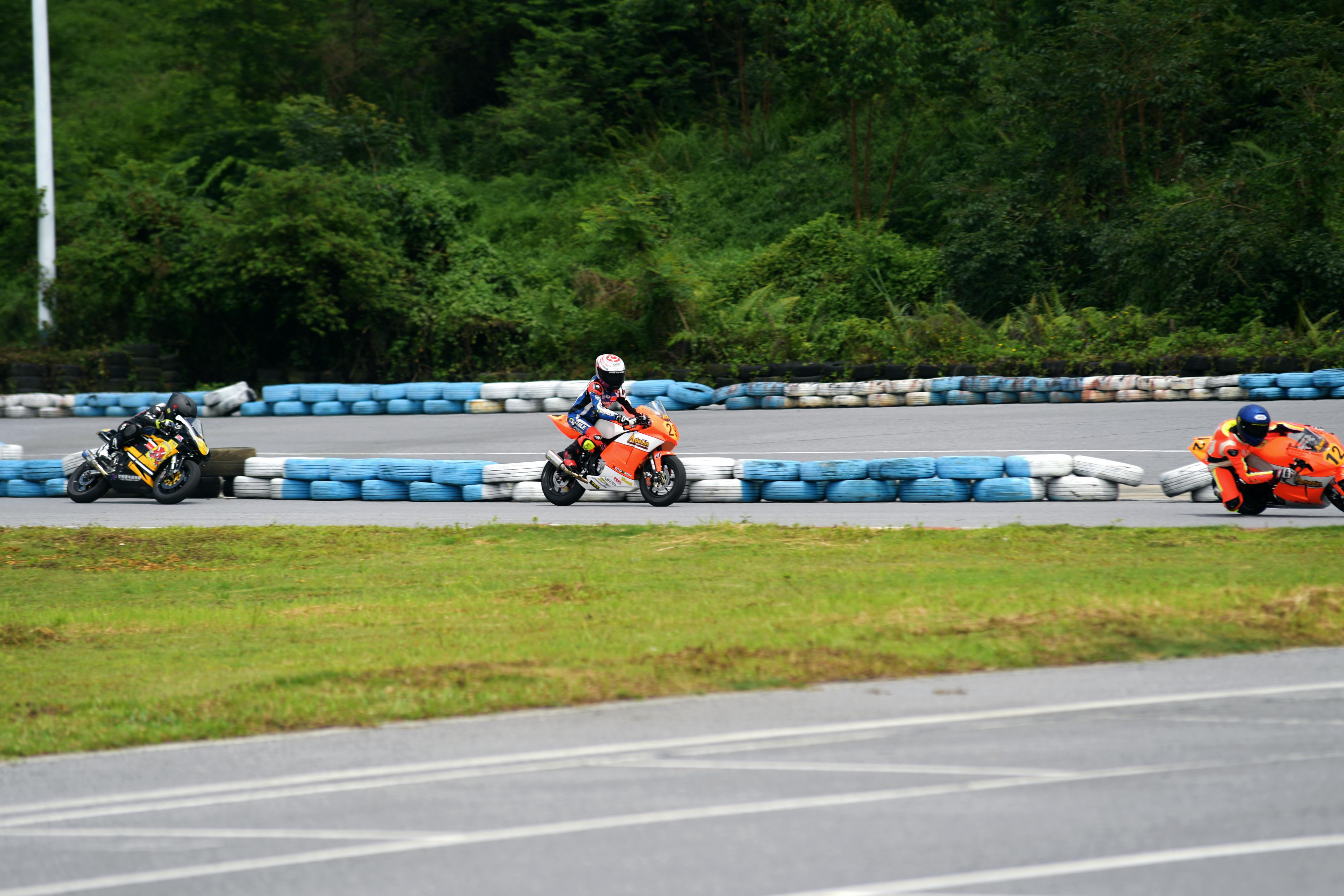 浼熶笟杈炬澂minigp闈掑皯骞寸粍,浼熶笟杈炬澂鎽╂墭杞﹁禌鎭╁钩