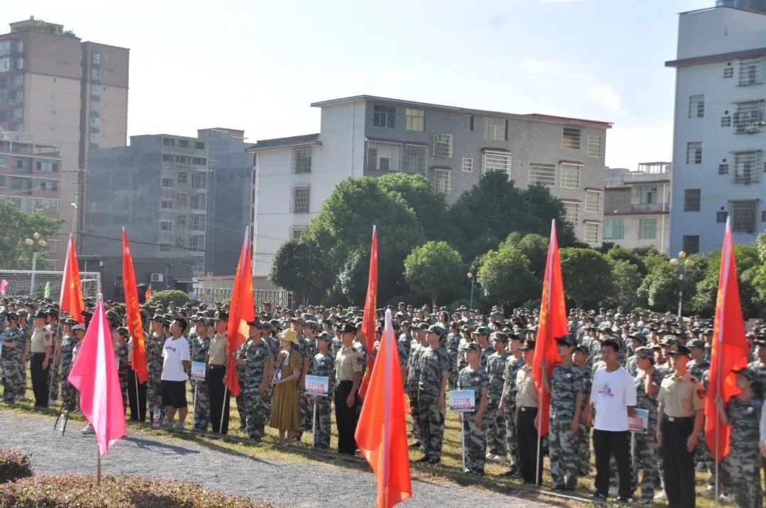 创新育人模式培养高质量人才,创新开展新生入学教育