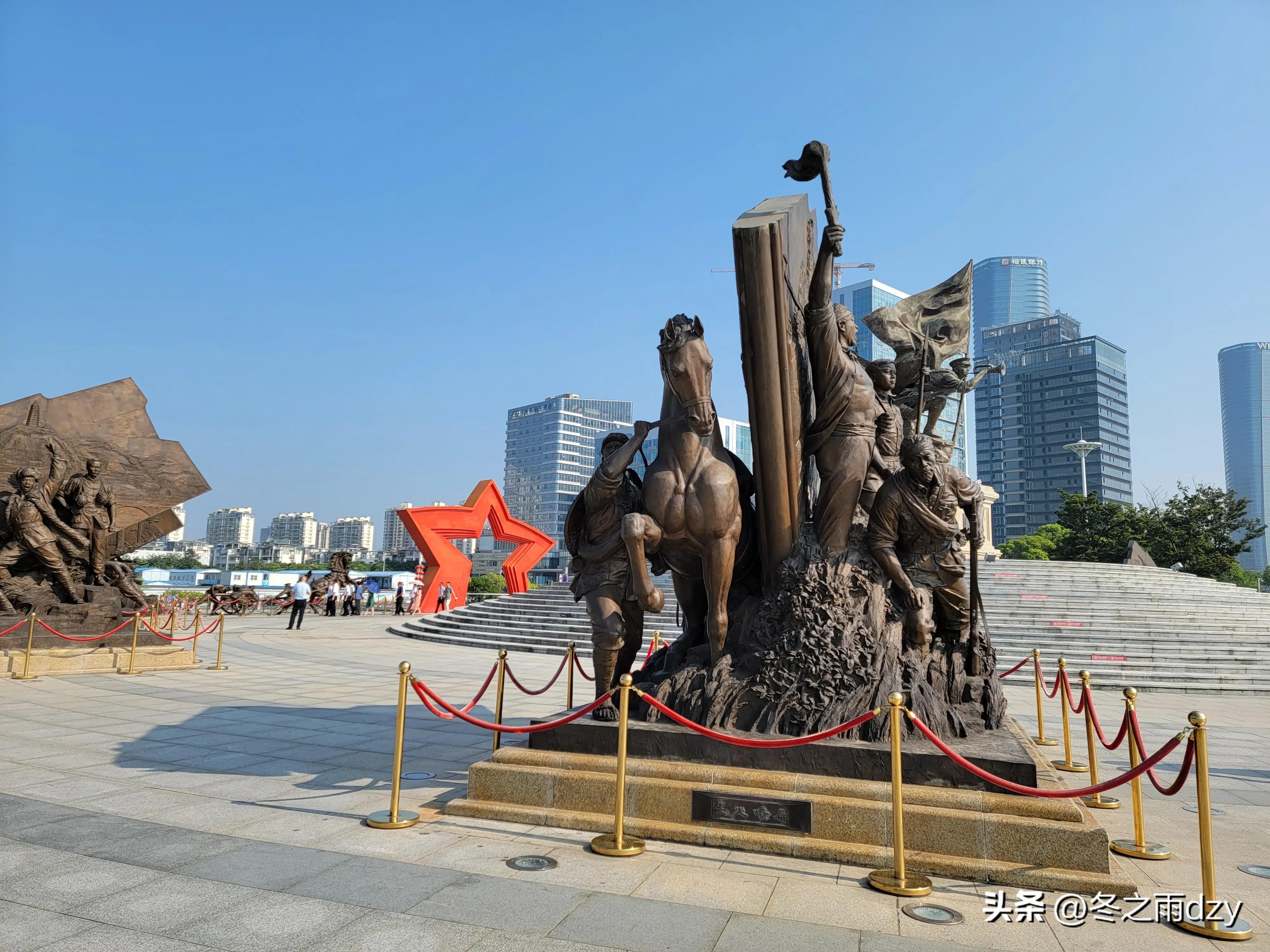 南昌舰主题园凤凰洲湿地公园,凤凰洲建军广场